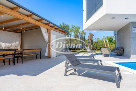 1759831993 483261795