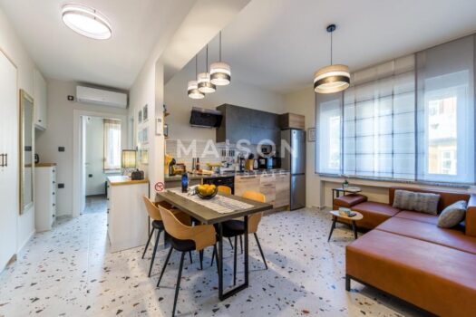 1759848829 445883697