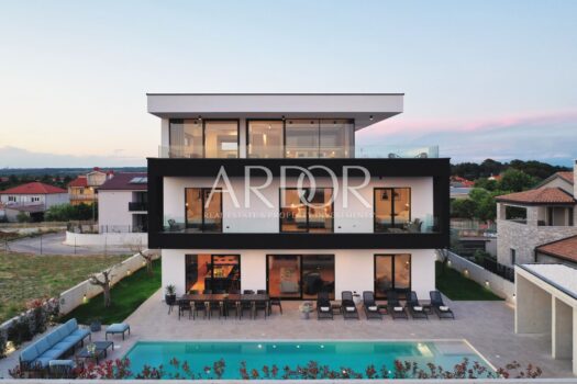 Villa Centar, Pula, 470m2 1759909856 1e1a907e 511a 42b8 a355 f6bed9e667ce