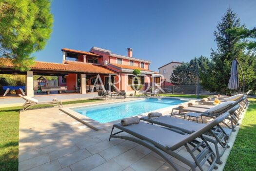 Villa Centar, Pula, 350m2 1759911779 debff74e 8bf2 4024 bfdc 431ef79d0f9a