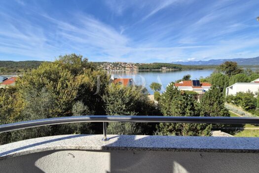 1760238069 2043561470 557597 0