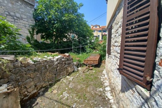Rovinj – Authentisches Steinhaus im Altstadtzentrum, renovierungsbedürftig 1760341758 img 20251007 wa0011
