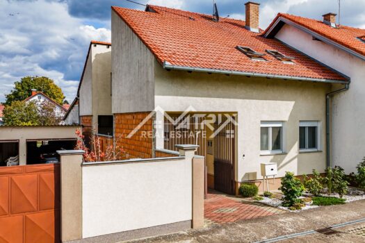 1760356661 vukovar obiteljska kuca u mirnom dijelu grada 1