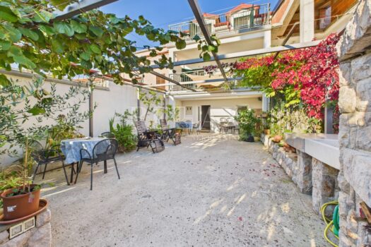 1760430185 dramalj kuca s pogledom na more 25