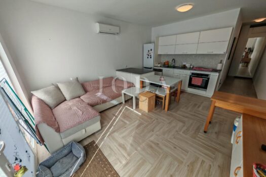 1760463718 c72a4061 53b3 4caa be85 b7db838fb599