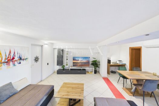 1760516285 jadranovo trosobni stan 8