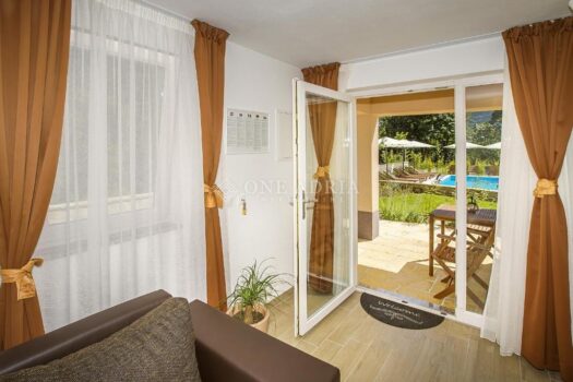 1760602446 102254898