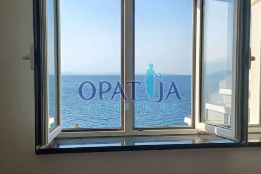 1760616915 img b4519a8d91be6aa15a55c041f704131c v 1