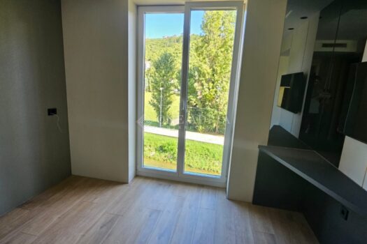 1760891901 1000181742