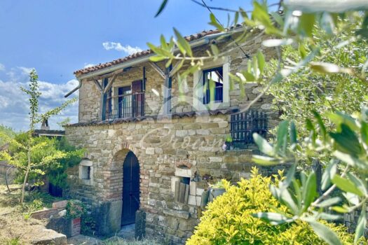 BUJE – Künstlerhaus aus Stein mit inspirierendem Ausblic 1761038333 buje kamena kuca umjetnika 12