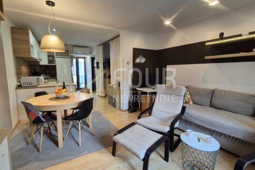 1761132556 prodaja stan pula 1