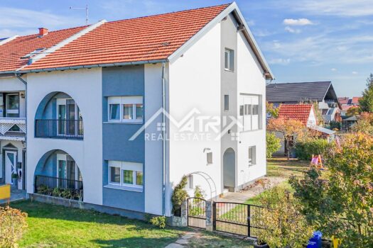 1761226726 osijek okolica katnica s uredenim dvoristem i terasom 1