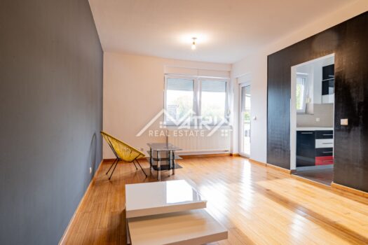 1761556358 dakovo dvosoban stan s loggiom spremistem i parkingom 10