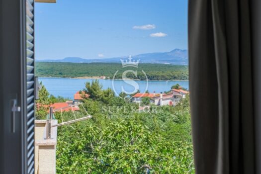 INSEL KRK – MÖBLIERTE WOHNUNG IN KLIMNO, 300 M VOM MEER 1761582240 8ad9269e 7b08 44b8 83b4 8dea34c05ef8