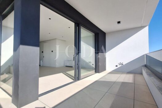 1761730538 1220510759 421236 0