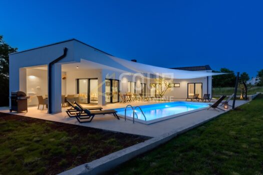 1761916662 prodaja vila s bazenom istra 4