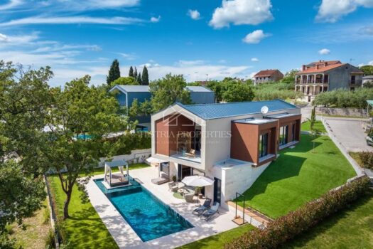 1761924150 700608694