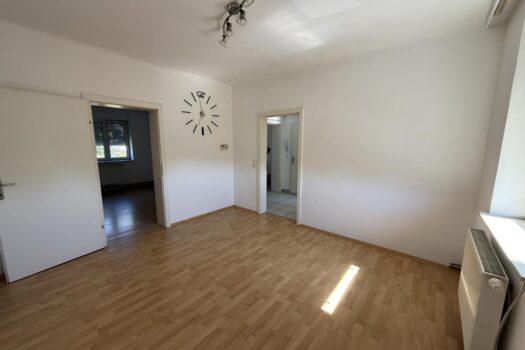 Charmante 2-Zimmer-Wohnung mit Gartenanteil und Garage in Graz-Straßgang 20250918_110440157_iOS