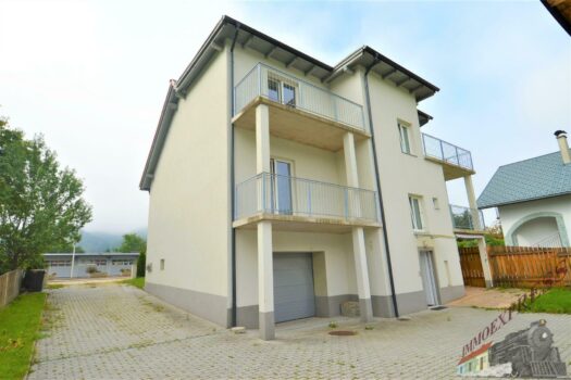 2 Wohneinheiten mit großem Carport und Garage DSC_1089