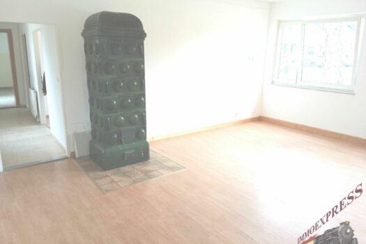 Kachelofen im Wohnzimmer