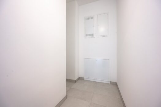 1IqBKjoAF6Ic9FJZAFuvwF 1