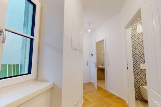 1KvnFQkK4nj1toO7mqBEGT