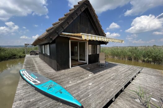 EIN TRAUM - ALLEINRUHELAGE - UNEINSEHBAR - IM NEUSIEDLER SEE - AUF PACHTGRUND MIT YACHTHAFEN BOOTSANLEGEPLATZ SÜDWEST TERRASSE