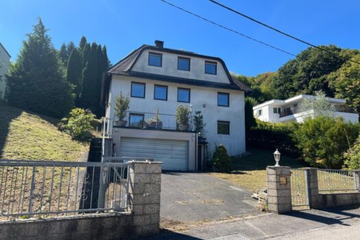 Einfamilienhaus mit 708 m2 Garten in Purkersdorf am Sagberg mit 287 m2 Nutzfläche zu vermieten! Private oder gewerbliche Nutzung möglich! Arbeiterquartier! 1TD3xsu0U8RfFkQzk6RCaU