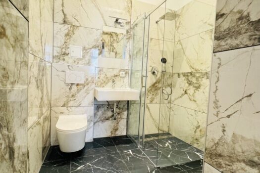 2-Zimmer Appartment nähe Tripple Tower 1UntYU9ihsZObBe2LYGlZf