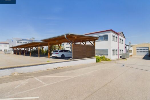 VERKAUF - Gewerbeanlage mit 800 kWP PHOTOVOLTAIK Anlage - 12.000 m² Nutzfläche Außenansicht - Parkplatz / Hauseingang - Pic 1