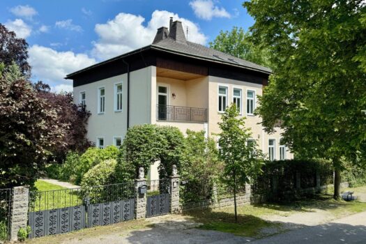 1qoqZ9hFOfkxEhhIiHQIjX