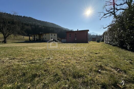 Baugrundstück Göfis, gesamt 1.579 m2, davon sind 500 m2 Bauland bereits verkauft. Flexible Grundstücksteilung des verbleibenden Baugrundstückes von ca. 1.079 m2 möglich (2 weitere von insgesamt 3 Bauparzellen oder gesamte restliche Baugrundstücksfläche). 1vRVFX5URm19Xnj9R6dRwy