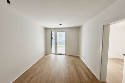 21Y8Sq5TfNWf1aofkXmeDO