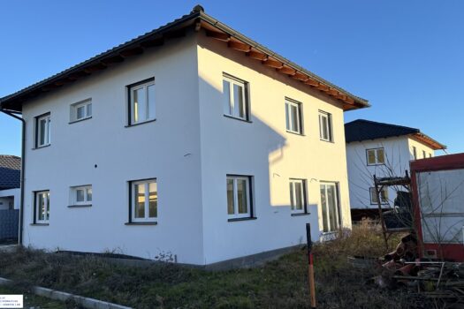 Traumhaftes Einfamilienhaus – Erstbezug mit Garagen! 26wYz8mUXLAk2j9uS6pVRQ 1
