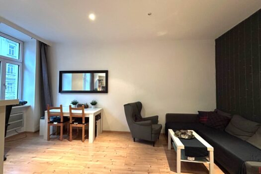 TOP STARTERWOHNUNG - 2 ZIMMER ALTBAUWOHNUNG MIT HOHEN RÄUMEN - SOFORT BEZIEHBAR - NÄHE HANNOVERMARKT UND U6 2hLo87MqLR1q0C4elTVgcW