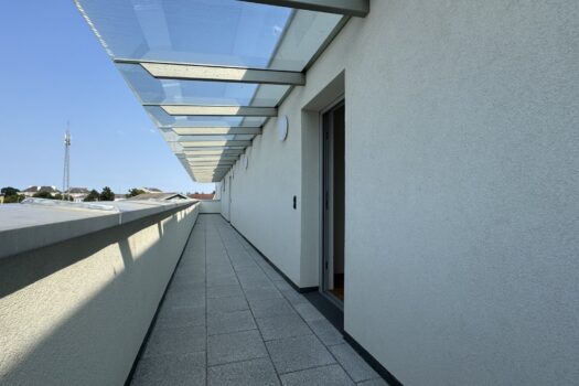 Erstbezug mit Balkon: Moderne Wohnung in Deutsch-Wagram, Niederösterreich - PROVISION BEZAHLT DER ABGEBER Zugang