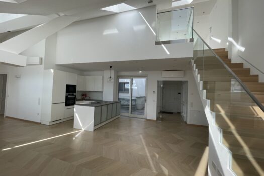 3daOJaogUgU2zqW3eUm9cD