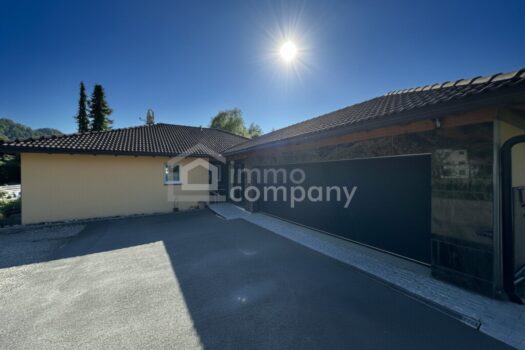 Unschlagbares Top-Angebot ! Luxuriöser Bungalow mit hochwertiger Ausstattung, in zentrumsnaher, sonniger Ruhelage in Hohenems, sehr geräumige Dreier-Garage mit Fernbedienung, großzügige Grundstücksfläche, ausgezeichnete private Parksituation, Sackgasse. 3glPele5LJZ0wUKnOOdjpE