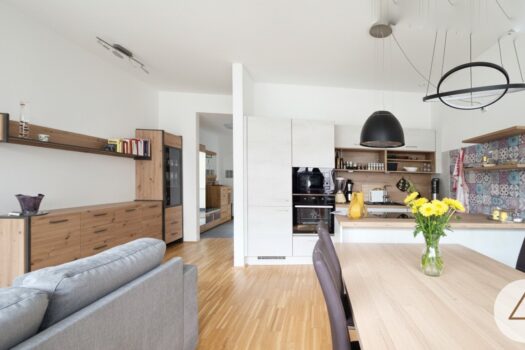 3jr9fB6GFKanTmRFZJ5TdX