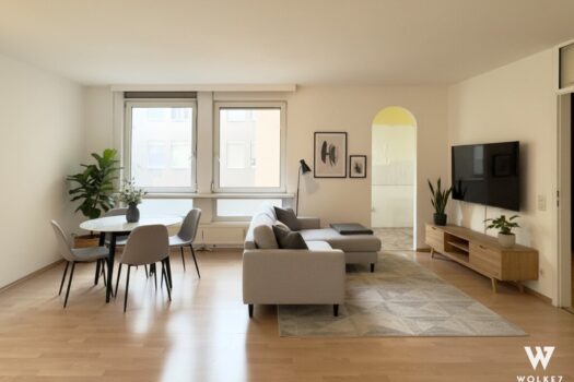 3qYPHRErkrCrmISQKXEWkF