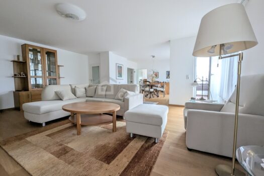 46UdmsQ5Z22XD84E673BO7