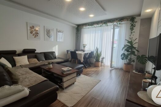 Modernisierte 3 Zimmer Wohnung 4HOO6EHDH8qhvzC2Y3PyfY