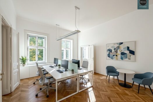 4Hhhly0chhb3Rby3ney1kJ 1