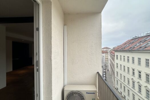 4Tae70MKyjVeF3s15d7K60