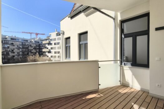 Stilvolle Altbauwohnung im Jugendstilhaus mit hofseitiger Loggia – Großzügiges Raumkonzept mit 5 Zimmer + separater Küche 4pQ0oqsRLKOIFH9rVaUITN