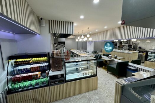 53DLBG8o1CzzHLntN7E2Lm