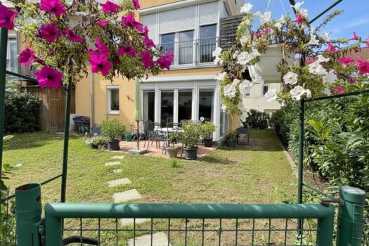 Sonniges Gartenparadies in Schwechat – 3 Zimmer mit Terrasse, Eigengarten und 2 Garagenplätzen! Garten