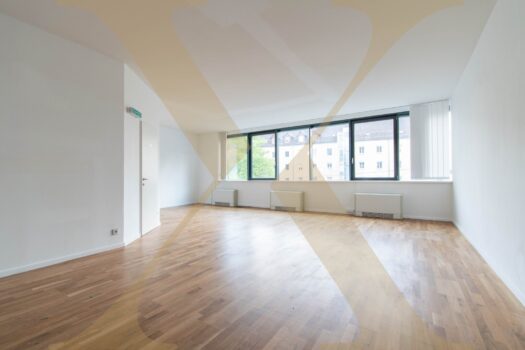 Attraktive Bürofläche (vormals Personal Trainings Fläche) mit perfekter Raumaufteilung in Urfahr zu vermieten! Großraumbüro I