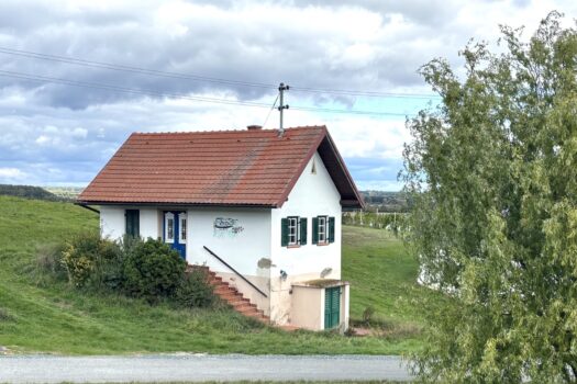 ** FÜR GENIESSER ** Schickes Kellerstöckl mit feiner Ausstattung am Gaaser Weinberg !! 5TZVt00kLRDPzbk5ucA55k
