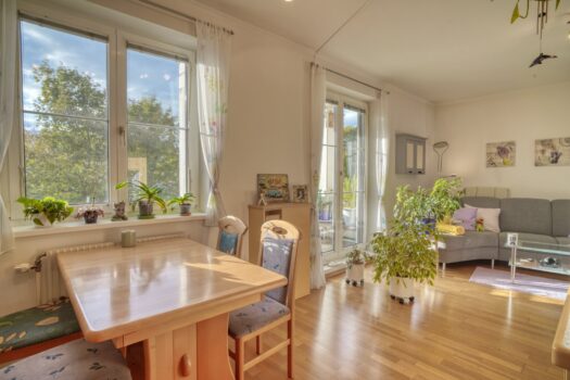 Gepflegte 2-Zimmer-Wohnung mit Balkon und Tiefgarage in Maria Enzersdorf Essbereich